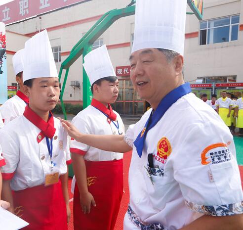 新东方烹饪教育三十周年盛典优秀教师盖显歧