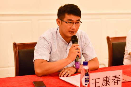 创指导中心负责人就问题为学子们详细介绍