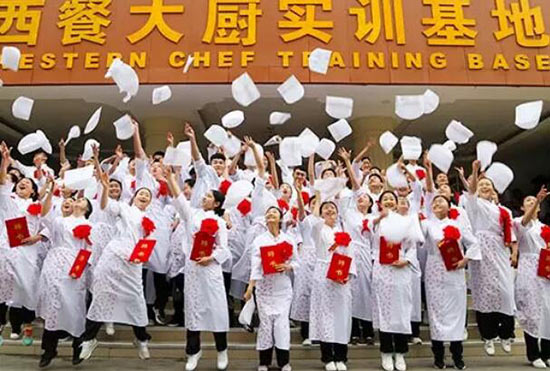 去专业的烘焙学校学西点需要多少钱