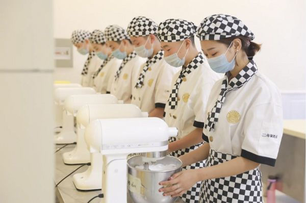 学厨师到山东新东方