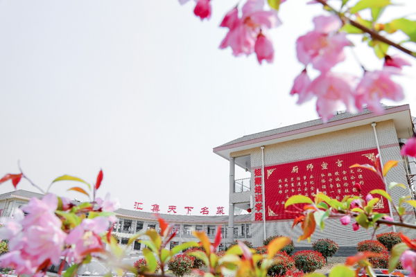 雨后山东新东方校园