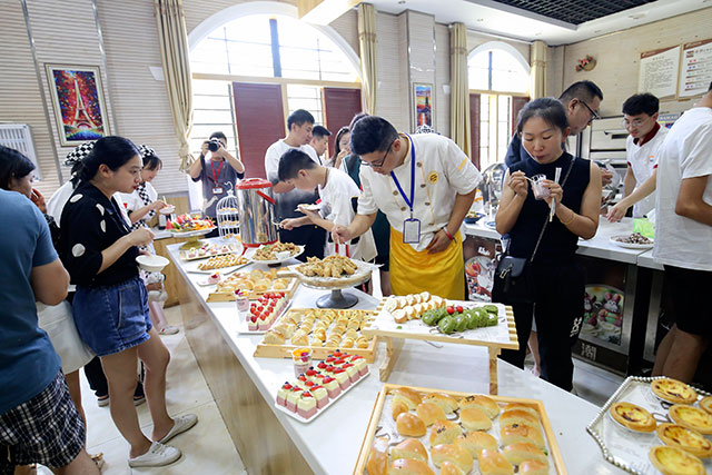 31周年校园开放日｜老同学，一起来新东方上学！