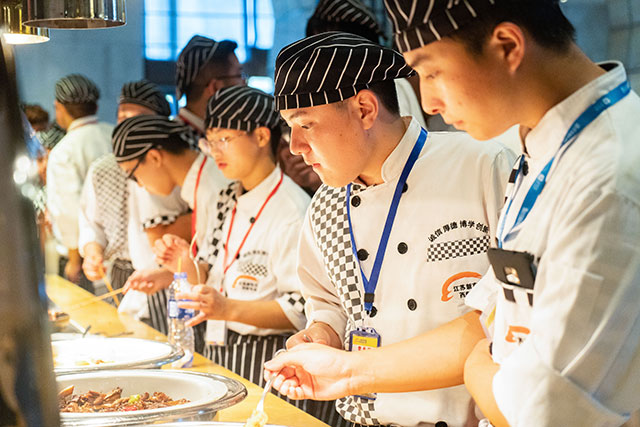 走进南京朗昇希尔顿酒店