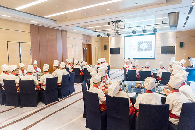 江苏新东方学子走进南京玄武诺富特酒店