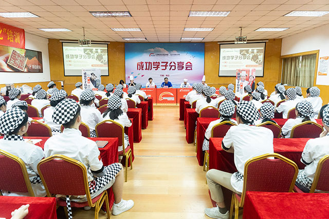 学子进校园——巴黎贝甜QSV