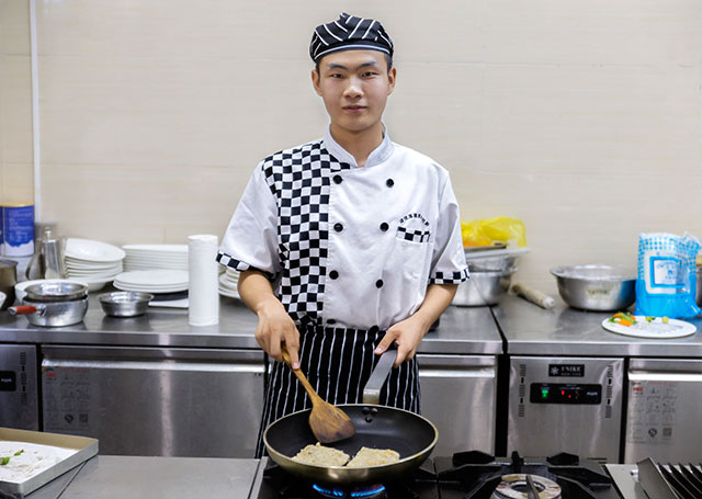 王德祥：从消防员到西餐师，我美好未来从学西餐开始！