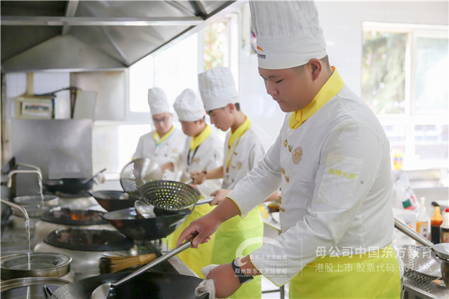 学子故事-贺植 (1).JPG