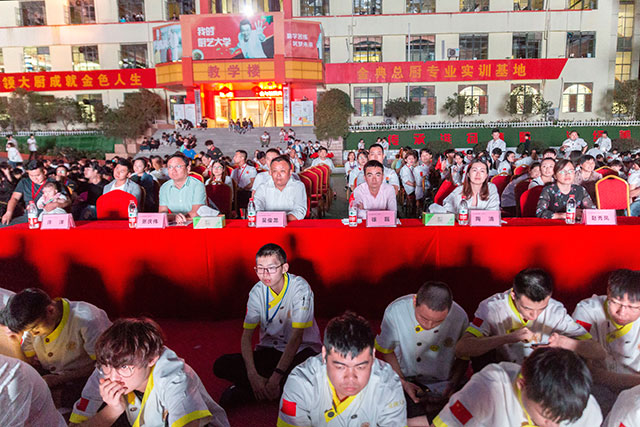 江苏新东方“爱祖国，庆华诞”文艺汇演圆满！