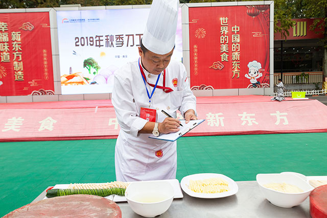 软硬实力兼备，就是一所让你信赖的好学校！