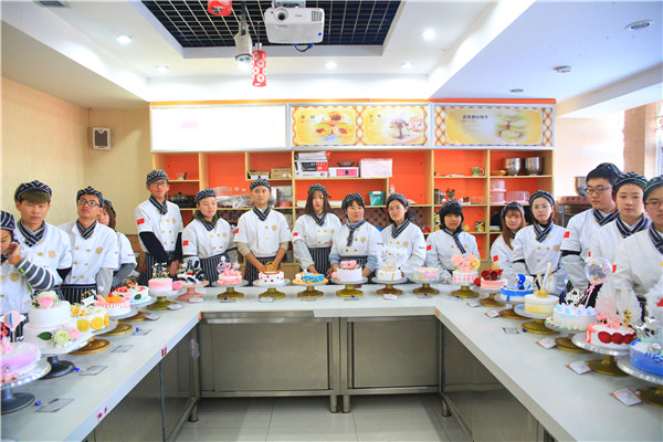 天津新东方学西点