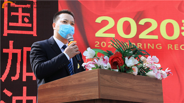 <a  data-cke-saved-href=http://www.jxxdf.com href=http://www.jxxdf.com target=_blank class=infotextkey>江西新东方烹饪学院</a>.jpg