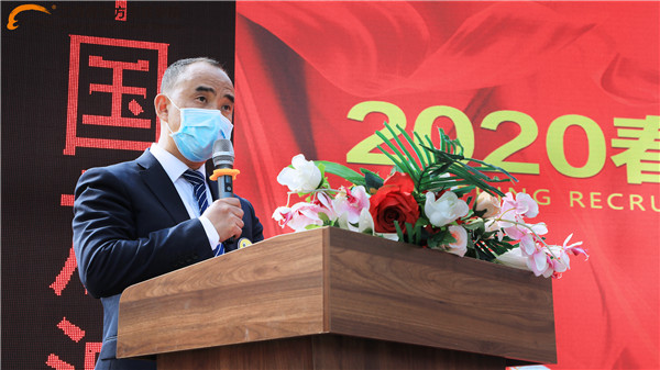 <a  data-cke-saved-href=http://www.jxxdf.com href=http://www.jxxdf.com target=_blank class=infotextkey>江西新东方烹饪学院</a>.jpg