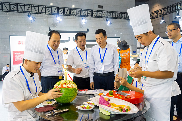 江苏新东方亮相第二届大运河文化旅游博览会运河美食文化展，吸睛无数！