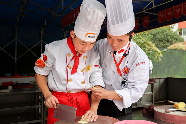 裴华阳：播下学厨的种子，收获美好的未来！